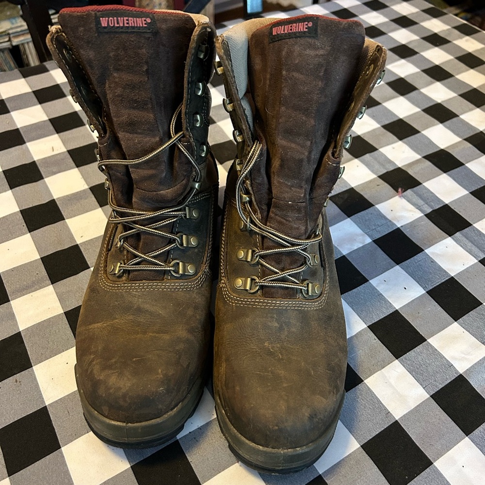Wolverine Men's Rugged Brown Lace-Up Boots